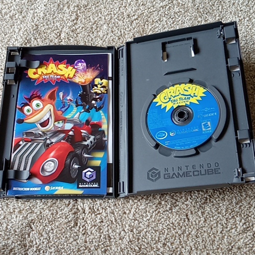 Crash Tag Team Racing GameCube - Picture 2 of 3